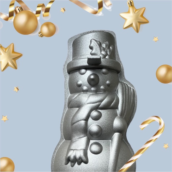 NWOB Nordic Ware Snowman Baking Pan Cast Aluminum Christmas Holiday Mold Cake - Picture 9 of 10